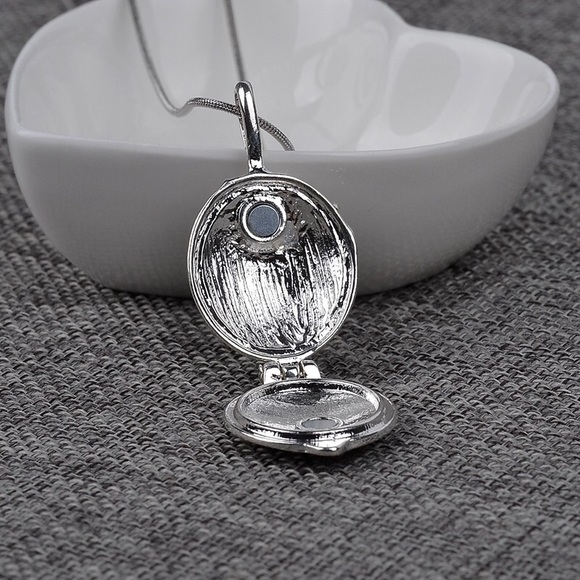 The Vampire Diaries Elena Gilbert Vervain Necklace - Picture 5 of 8